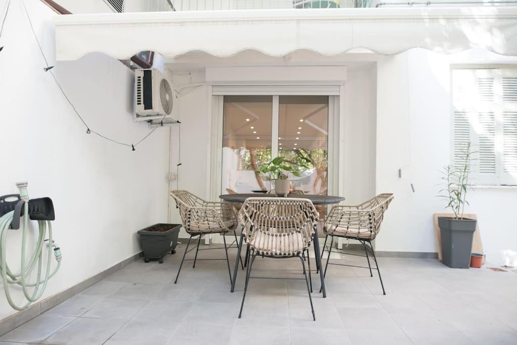 Luxury With Garden Next To Acropolis Apartment Athens