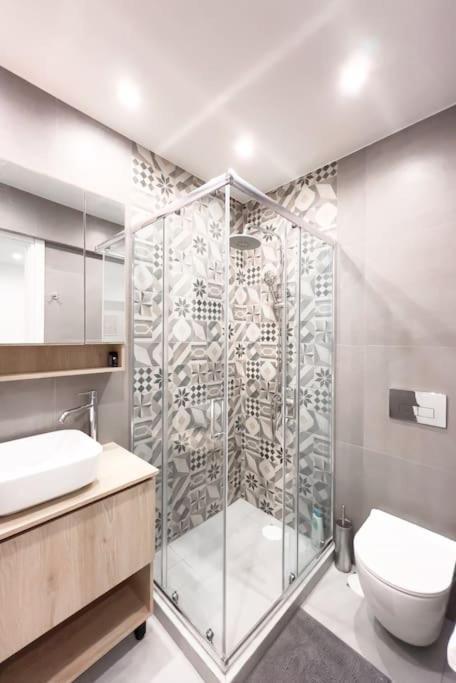 Luxury With Garden Next To Acropolis Apartment *