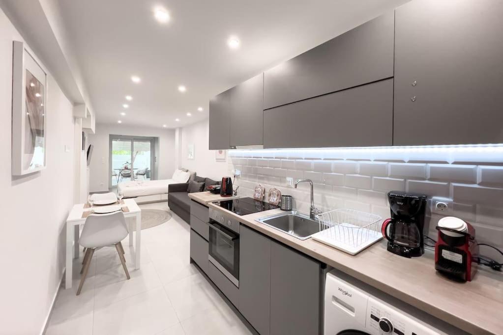Apartment Luxury With Garden Next To Acropolis *