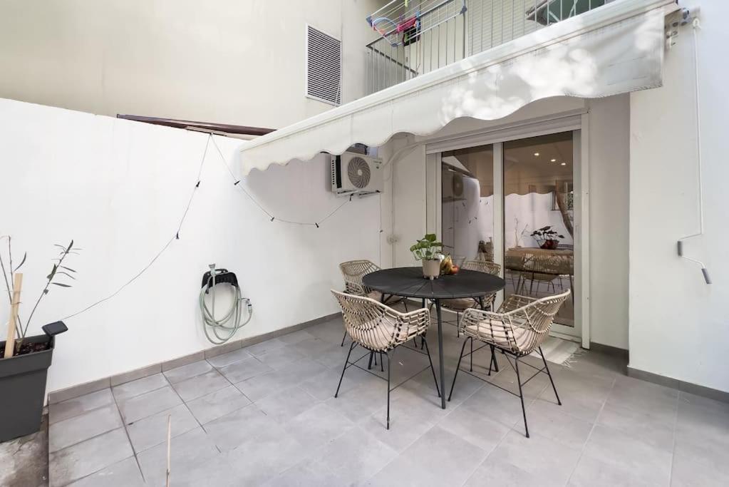 Luxury With Garden Next To Acropolis Apartment